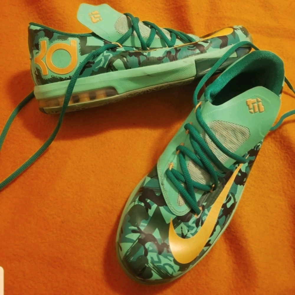 Nike Bunny Camo Green Easter Spring Rainy Day Sneaker Womens 8.5